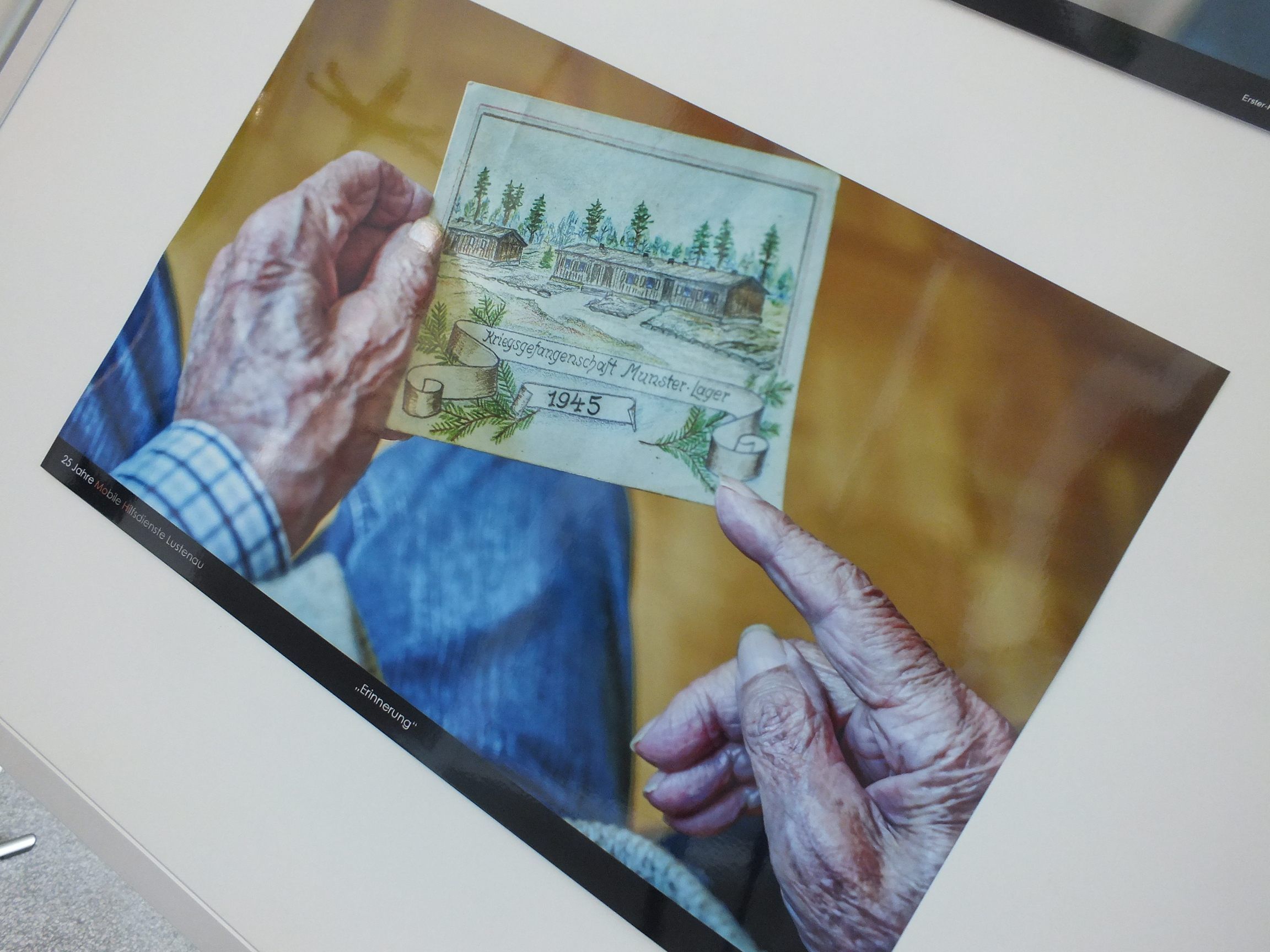 Im Fokus der Ausstellung „Lustenauer Hände“ stehen nicht nur Gegenstände, vielmehr sind es die daraus entstehenden Emotionen. Im Fokus der Ausstellung „Lustenauer Hände“ stehen nicht nur Gegenstände, vielmehr sind es die daraus entstehenden Emotionen.