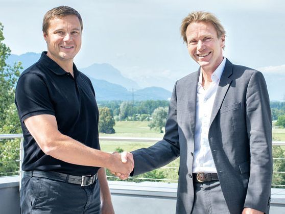 Guntram Meusburger (l.) und Roland Schmid (Segoni) freuen sich auf die erfolgreiche Zusammenarbeit. Guntram Meusburger (l.) und Roland Schmid (Segoni) freuen sich auf die erfolgreiche Zusammenarbeit.