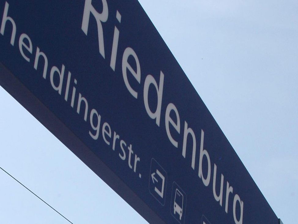 Die Polizei sucht Zeugen des Vorfalls am Bregenzer Bahnhof Riedenburg.