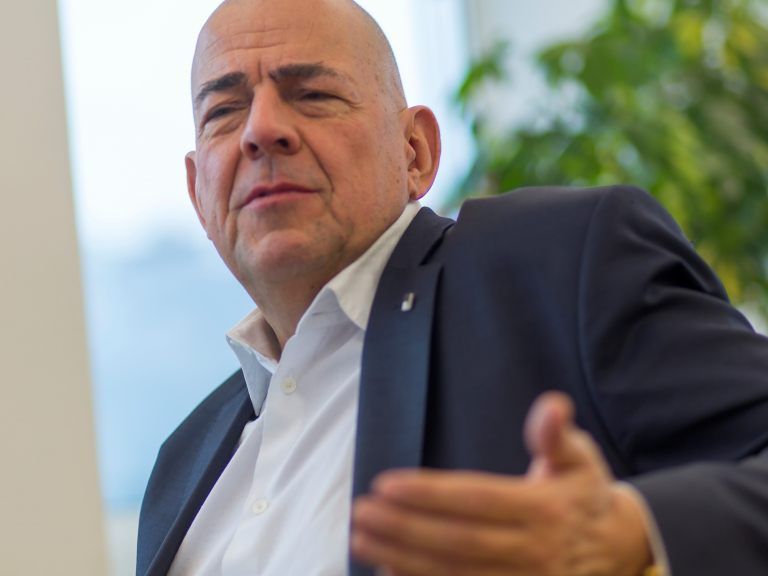 Der Streit zwischen Ex-CEO Schumacher und Zumtobel liegt derzeit auf Eis.