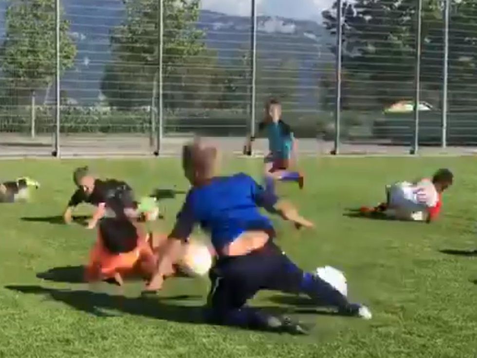 Grandiose schauspielerische Leistung auch bei den Junioren des FC Widnau - Der "Neymar".