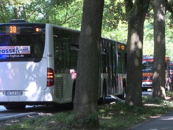 Mann soll Passagiere mit Messer angegriffen haben