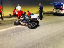 Ein Motorradfahrer stürzte Mittwochfrüh im Pfändertunnel.