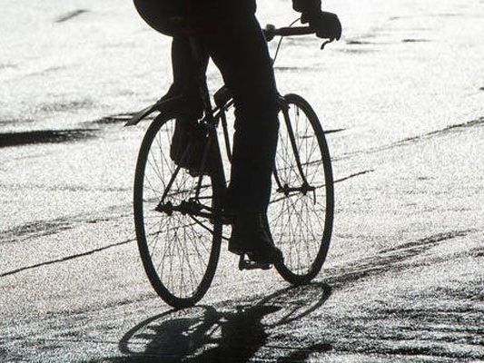 Der 44-jährige Radfahrer wurde bei dem Unfall in Wien schwer verletzt.