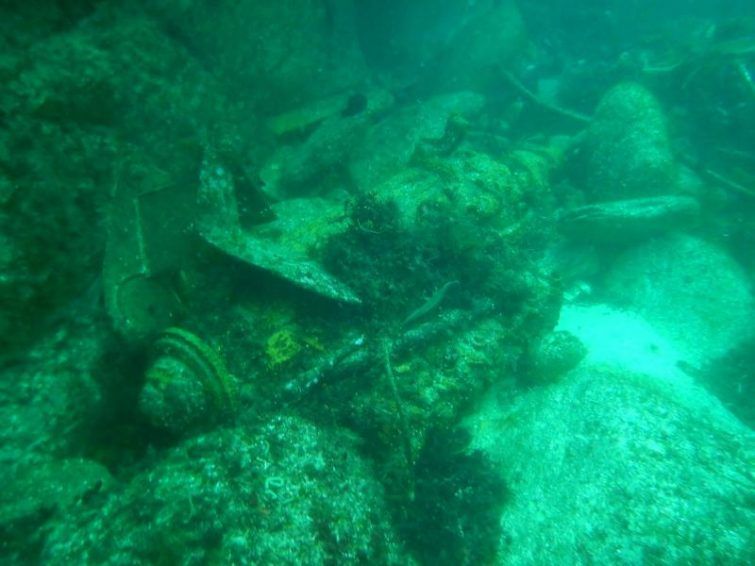 Die Überreste des U-Boots wurden in 24 bis 26 Metern Tiefe gefunden. Die Überreste des U-Boots wurden in 24 bis 26 Metern Tiefe gefunden.