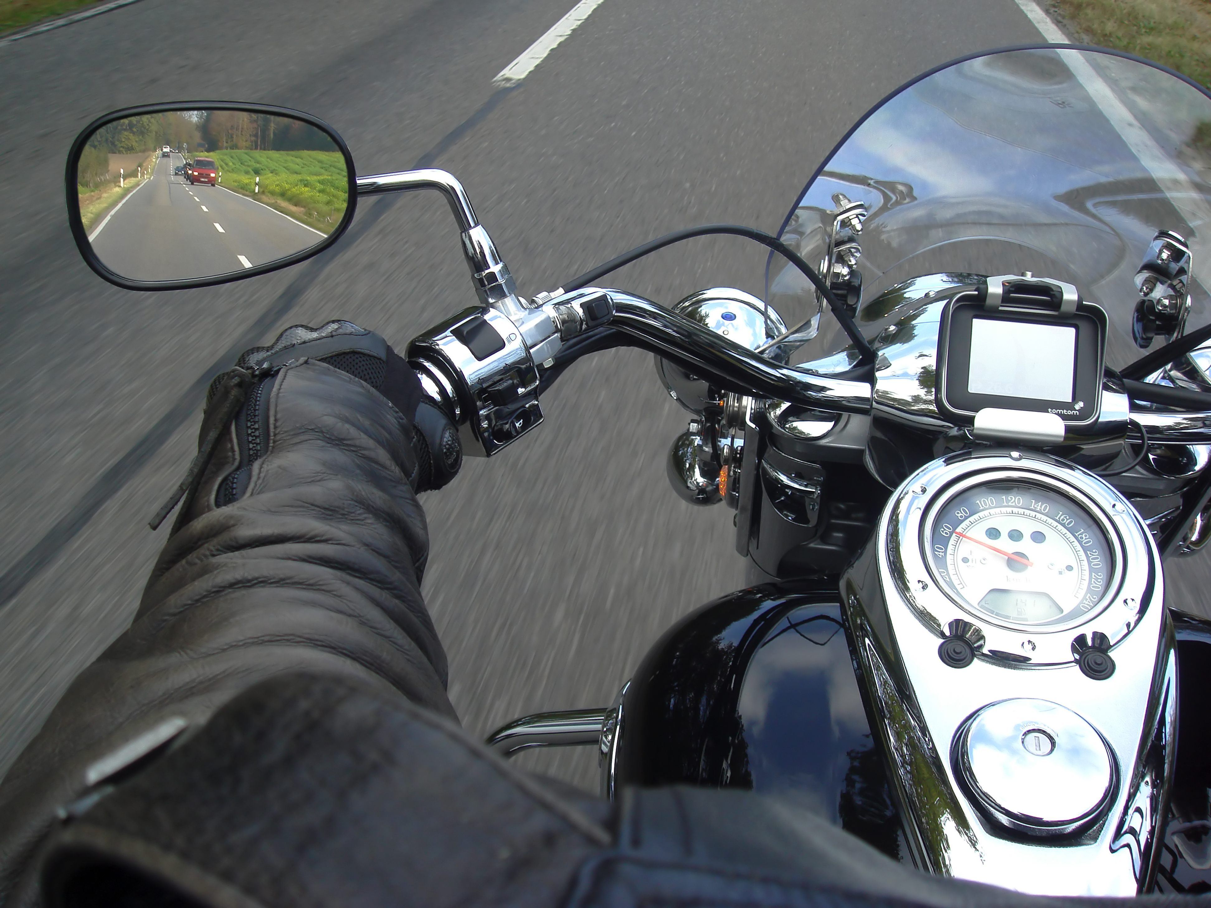 Die beiden Biker wurden schwer verletzt.