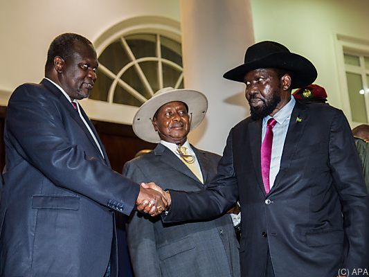 Kontrahenten Riek Machar und Salva Kiir bei Treffen am 7. Juli Kontrahenten Riek Machar und Salva Kiir bei Treffen am 7. Juli
