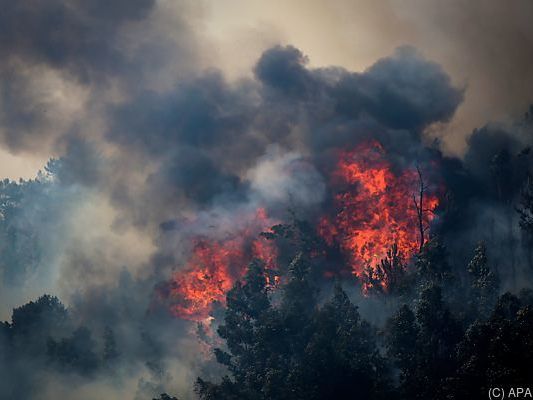 Bis der Brand vollständig gelöscht ist können noch Tage vergehen