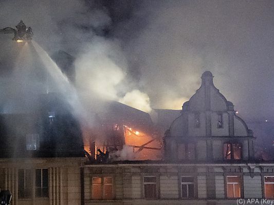 Feuerwehrleute bei den Löscharbeiten