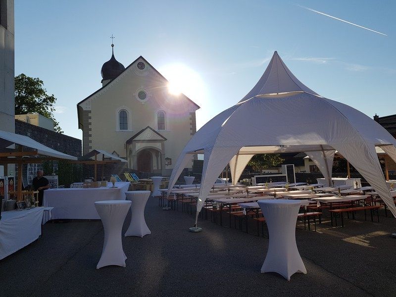 Ein tolles Sommerfest auf dem Dorfplatz in Doren