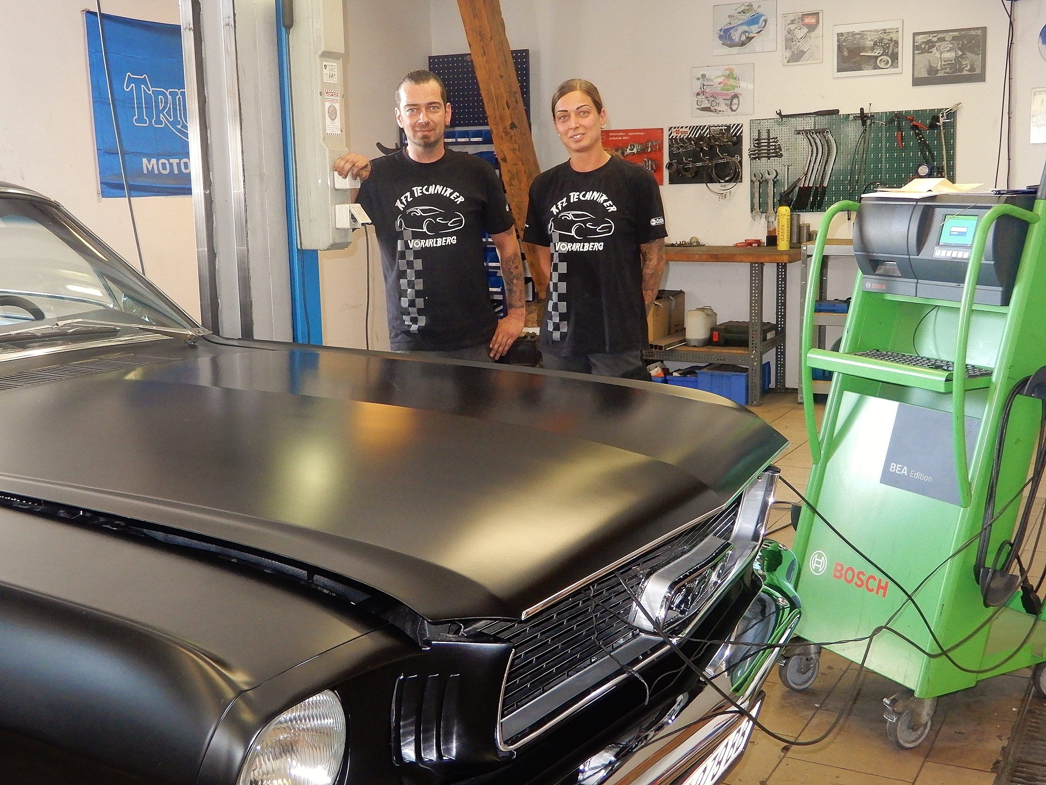 Anja und Manuel sind ein eingeschweißtes Team, in und außerhalb der Garage.