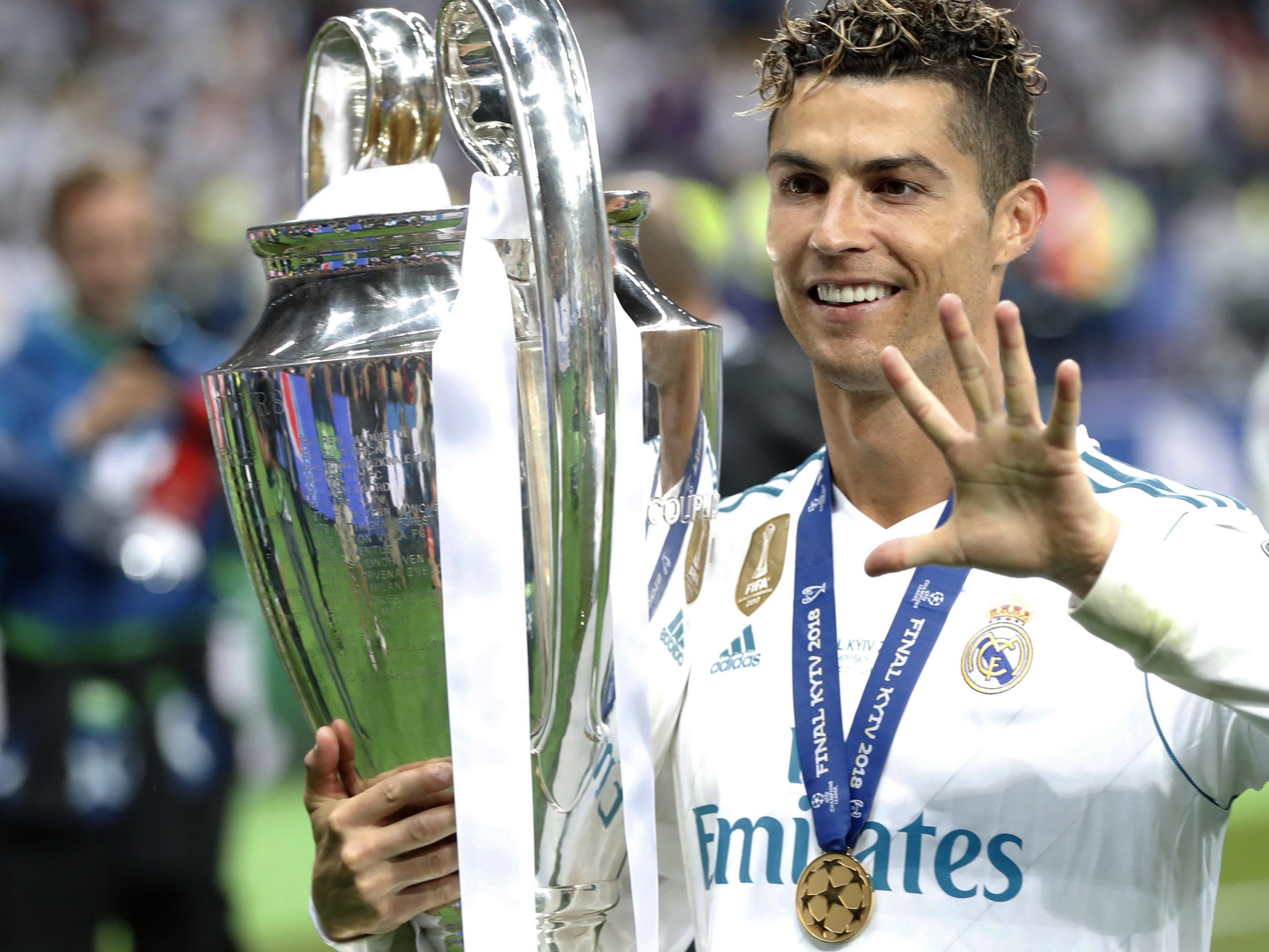 Ronaldo hat mit Real Madrid die Champions League 2017/18 gewonnen. Ronaldo hat mit Real Madrid die Champions League 2017/18 gewonnen.