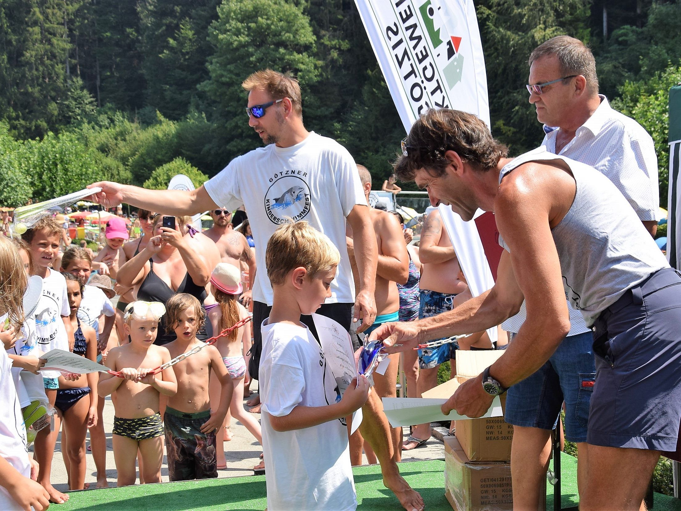 Siegerehrung der Gruppe Frühschwimmer beim Götzner Schwimmbadfest Siegerehrung der Gruppe Frühschwimmer beim Götzner Schwimmbadfest
