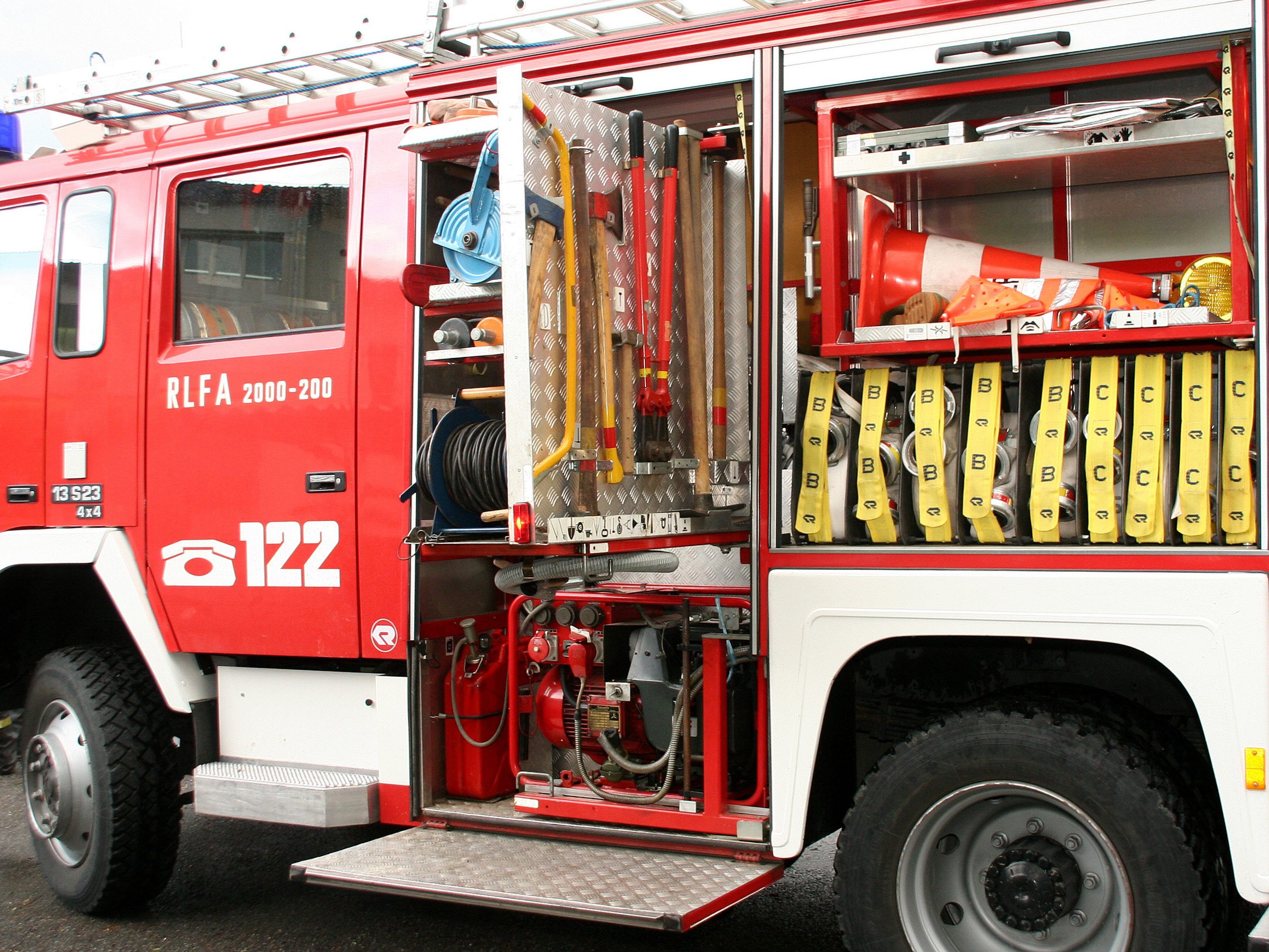Das Feuer wurde bereits vor Eintreffen der Feuerwehr gelöscht. Das Feuer wurde bereits vor Eintreffen der Feuerwehr gelöscht.