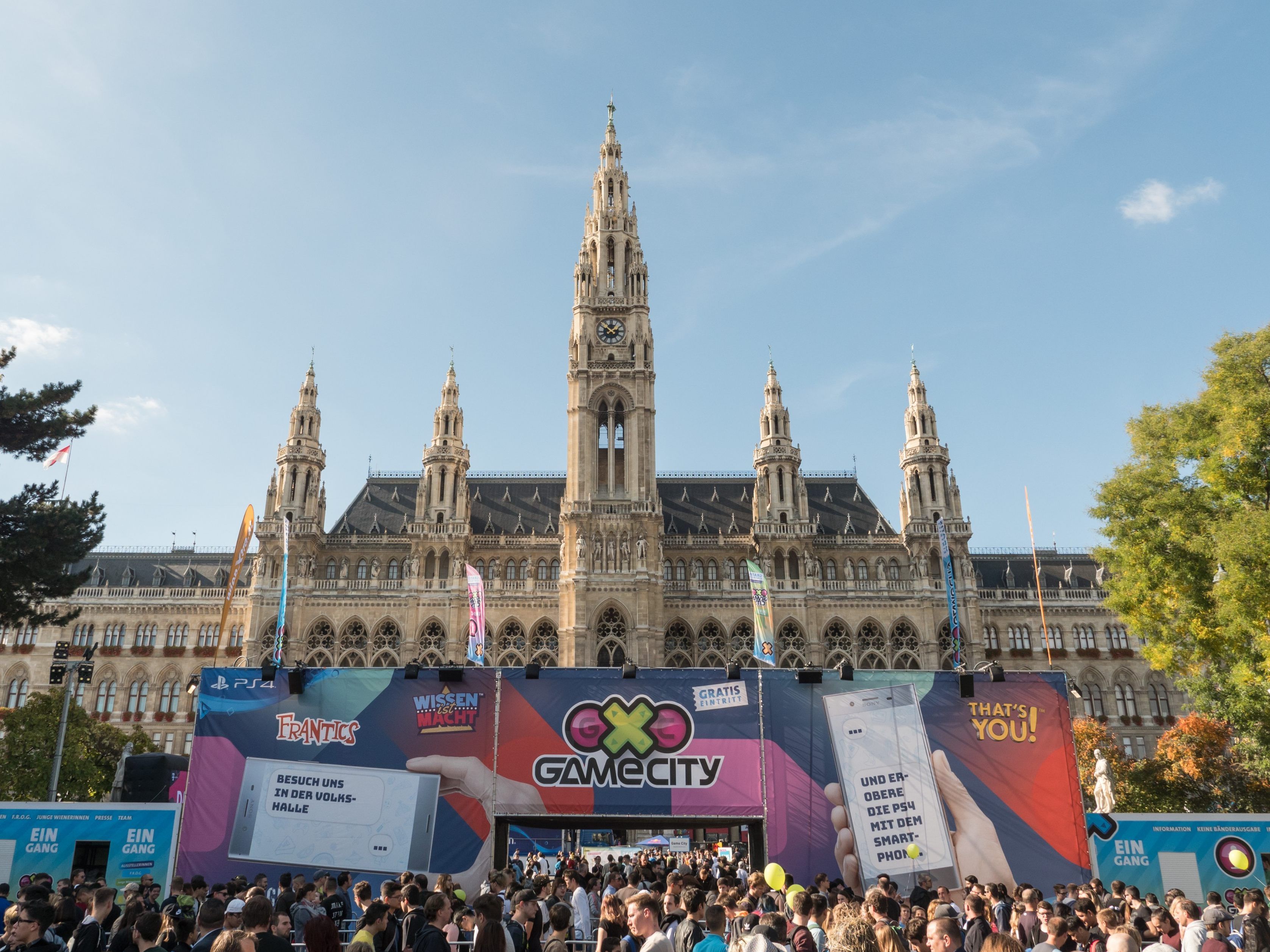 Die GAME CITY 2018 im Wiener Rathaus bietet zahlreiche Angebote im eSport, Spiele- und Unterhaltungsbereich an. Die GAME CITY 2018 im Wiener Rathaus bietet zahlreiche Angebote im eSport, Spiele- und Unterhaltungsbereich an.