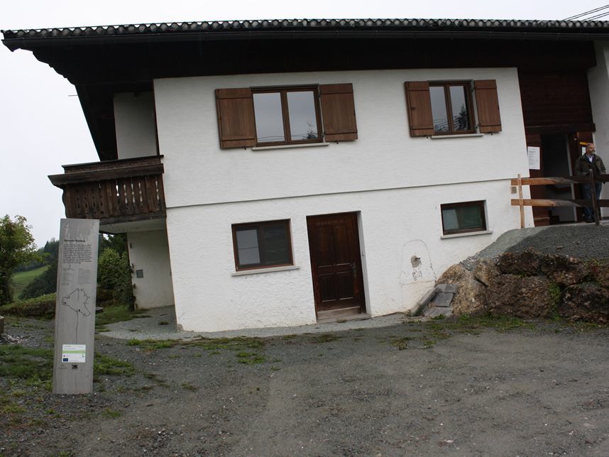„Felbers schiefes Haus“ in Sibratsgfäll zeigt die Macht der Naturgewalten. „Felbers schiefes Haus“ in Sibratsgfäll zeigt die Macht der Naturgewalten.