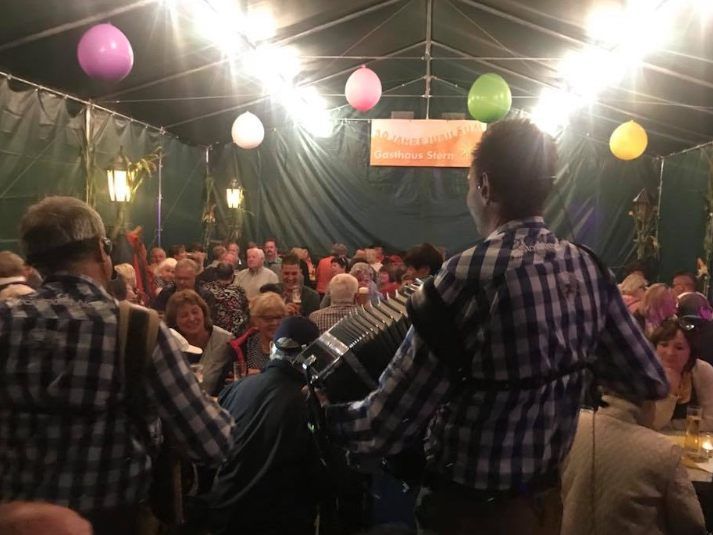 Bombenstimmung im Festzelt