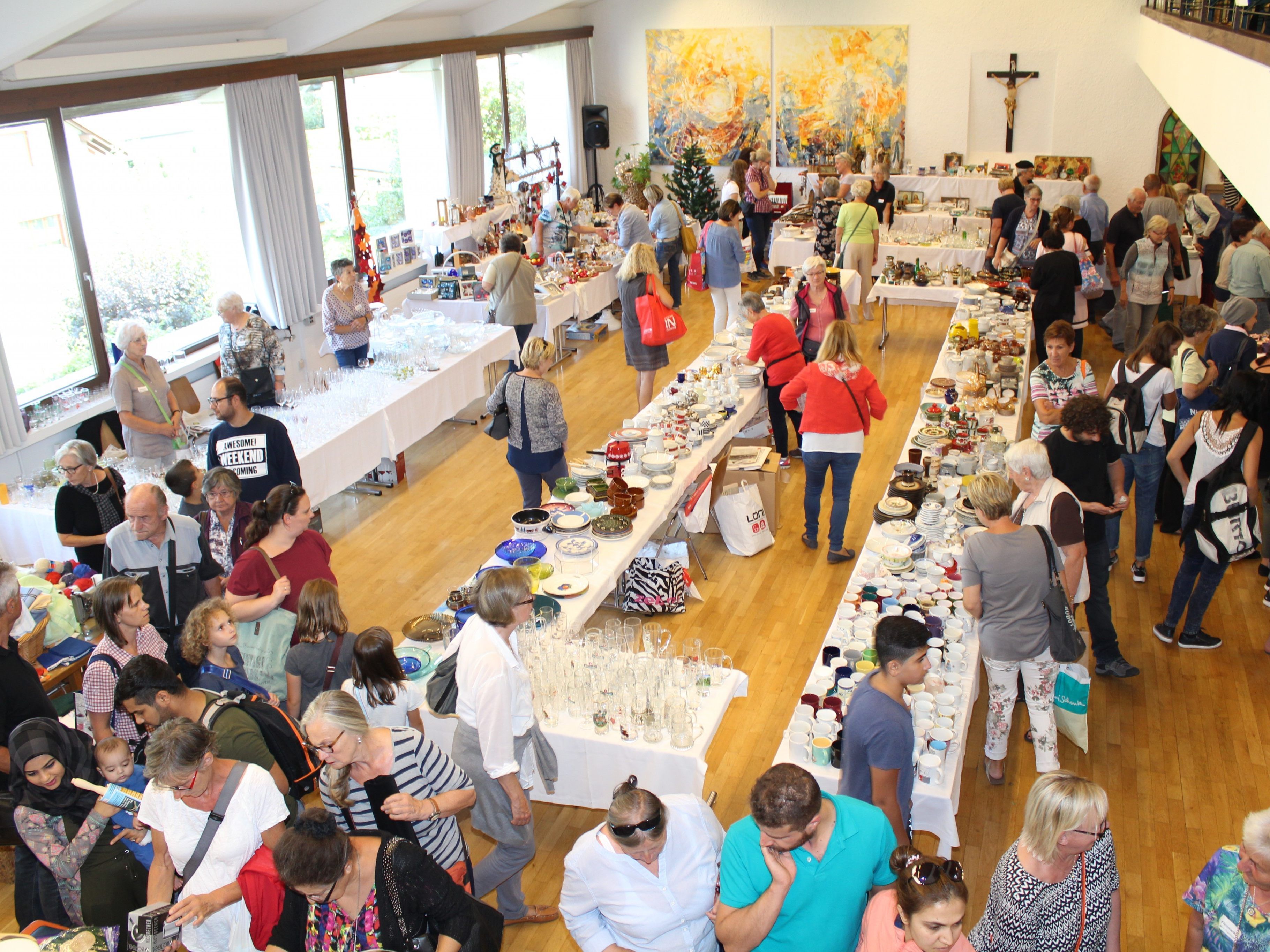 Flohmarkt der Pfarre Frastanz im Haus der Begegnung Flohmarkt der Pfarre Frastanz im Haus der Begegnung