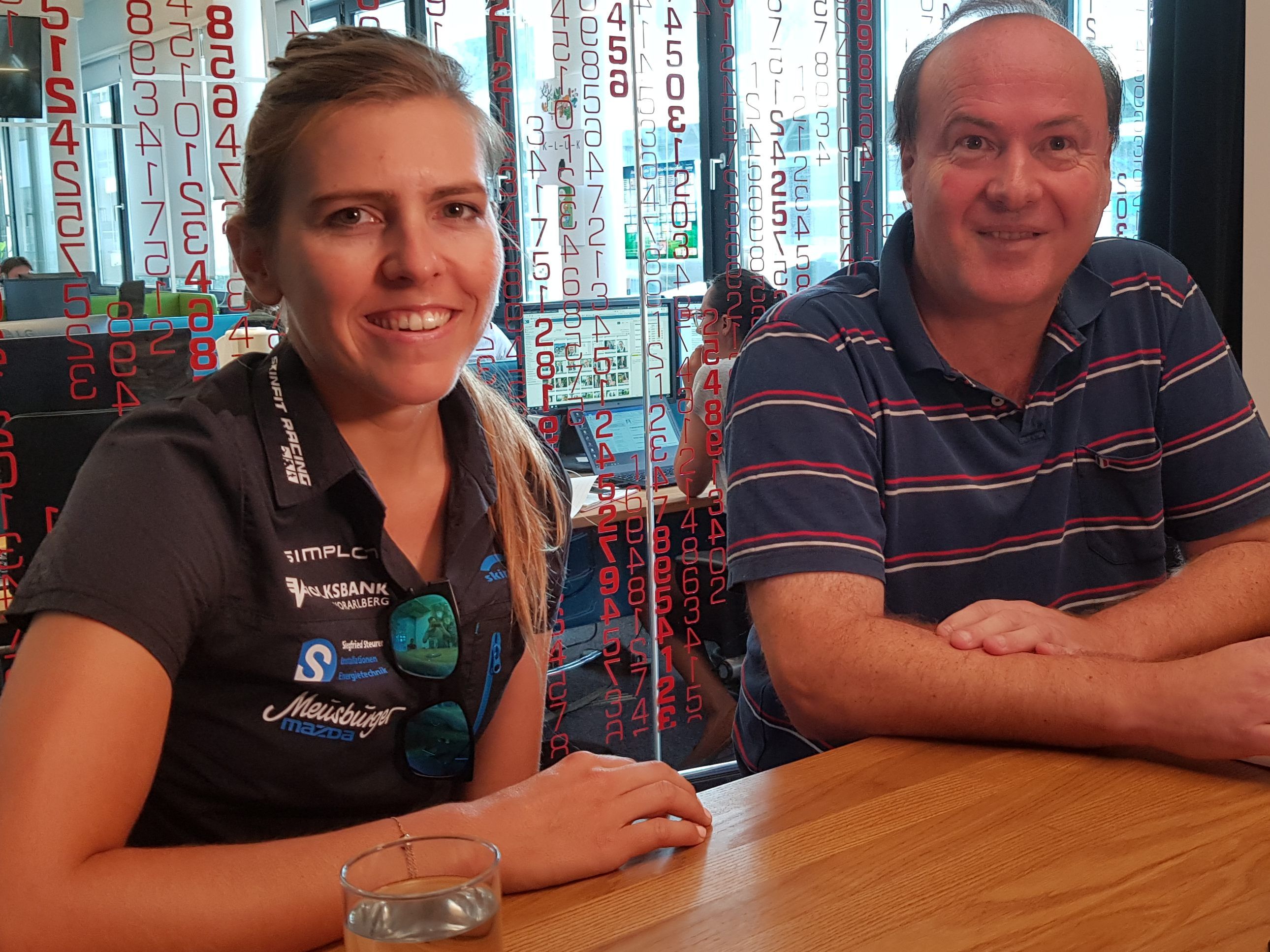 Triathletin Bianca Steurer zum Livetalk bei Thomas Knobel im VOL.AT-Studio. Triathletin Bianca Steurer zum Livetalk bei Thomas Knobel im VOL.AT-Studio.