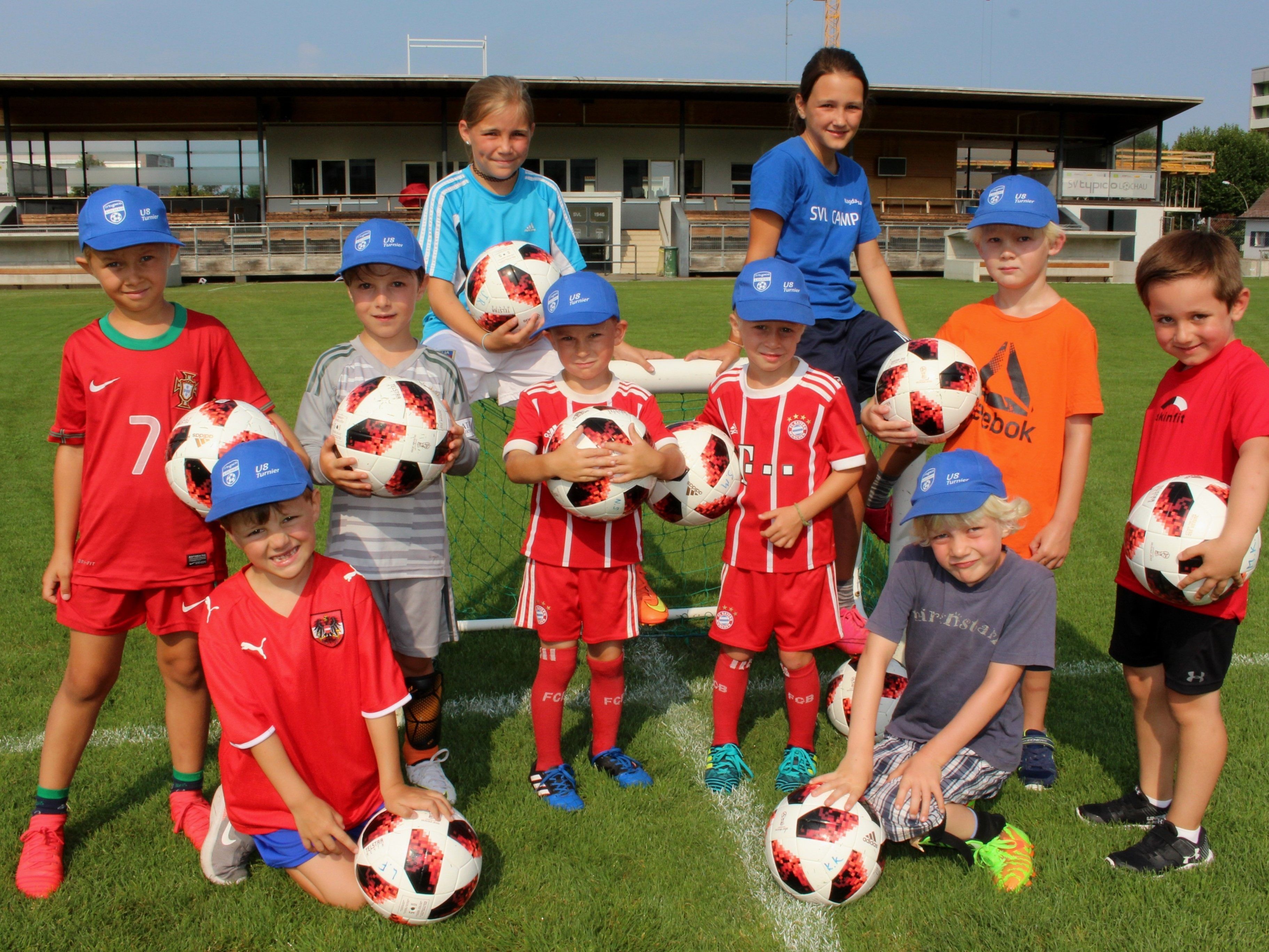 Der SV typico Lochau lud auch in diesem Jahr die fußballbegeisterte Jugend zum „SPARK 7 Fußball Nachwuchs Sommer Camp“ auf die Sportanlage Hoferfeld. Der SV typico Lochau lud auch in diesem Jahr die fußballbegeisterte Jugend zum „SPARK 7 Fußball Nachwuchs Sommer Camp“ auf die Sportanlage Hoferfeld.