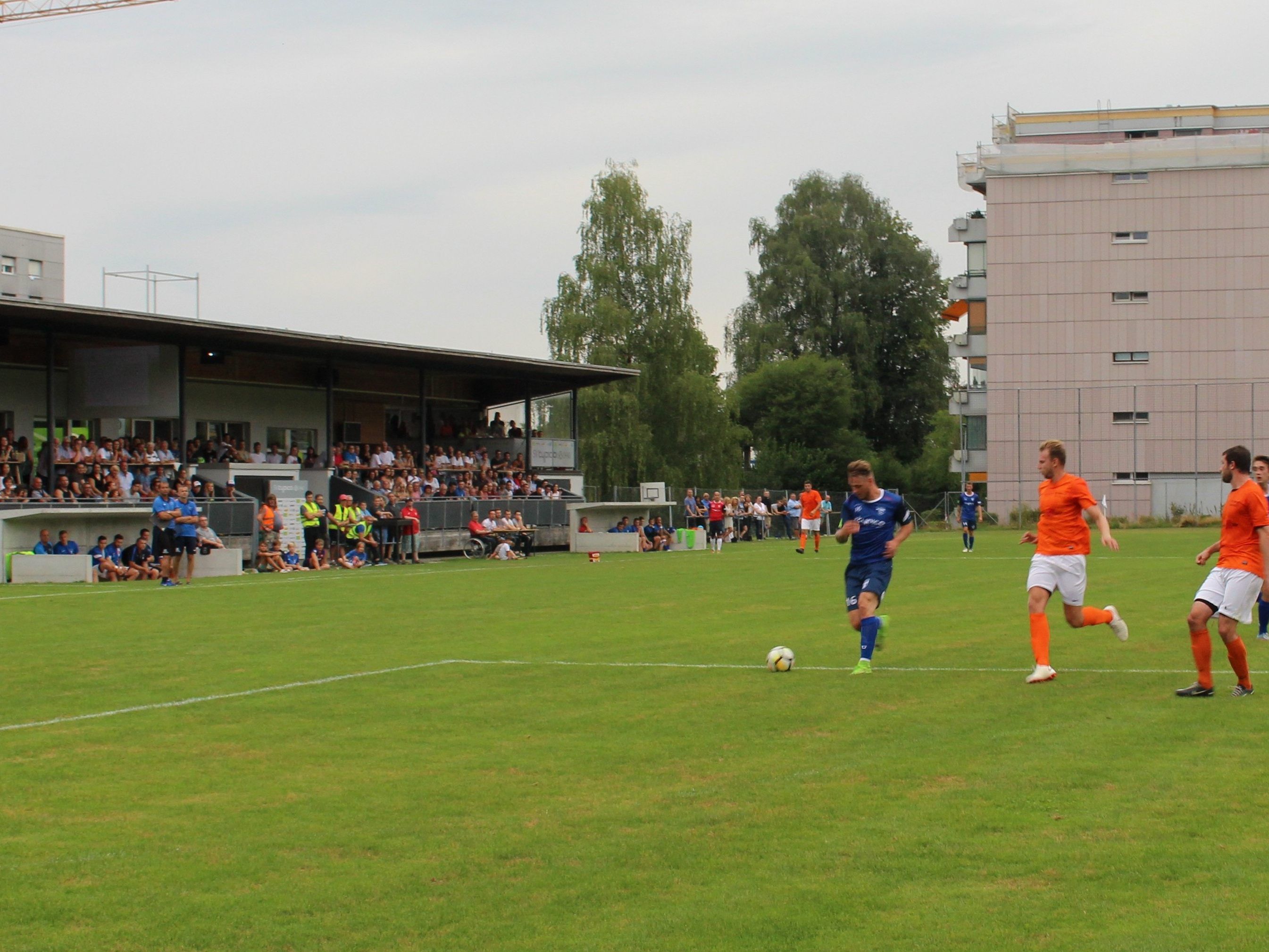 Ein volles Haus und beste Fußballstimmung: Der SV typico Lochau lädt am Samstag zum Heimspiel gegen den FC Wolfurt ins Stadion Hoferfeld. Ein volles Haus und beste Fußballstimmung: Der SV typico Lochau lädt am Samstag zum Heimspiel gegen den FC Wolfurt ins Stadion Hoferfeld.
