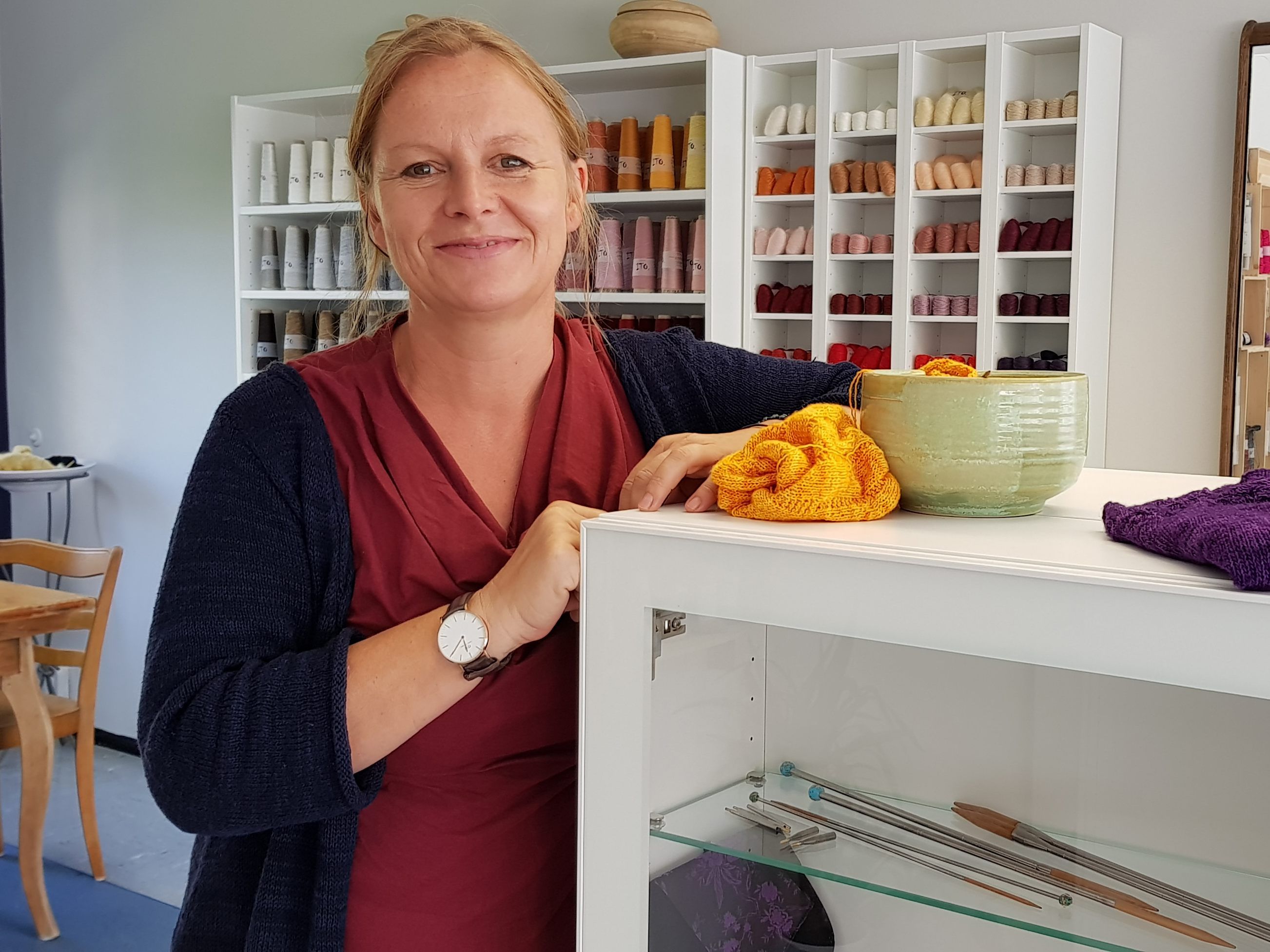 Anette Beck bietet in ihrem Geschäft Movaja in der Schillerstraße biologische Wolle und alles rund ums Stricken an. Anette Beck bietet in ihrem Geschäft Movaja in der Schillerstraße biologische Wolle und alles rund ums Stricken an.