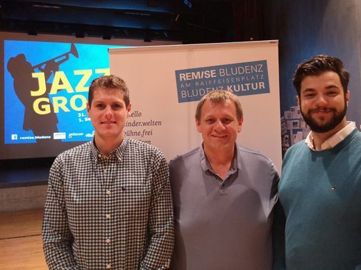 (v.l.n.r.): Lukas Morre (Kurator Jazz und Groove), Christoph Thoma (Kulturstadtrat der Stadt Bludenz), Cenk Dogan (Kurator Jazz und Groove) (v.l.n.r.): Lukas Morre (Kurator Jazz und Groove), Christoph Thoma (Kulturstadtrat der Stadt Bludenz), Cenk Dogan (Kurator Jazz und Groove)