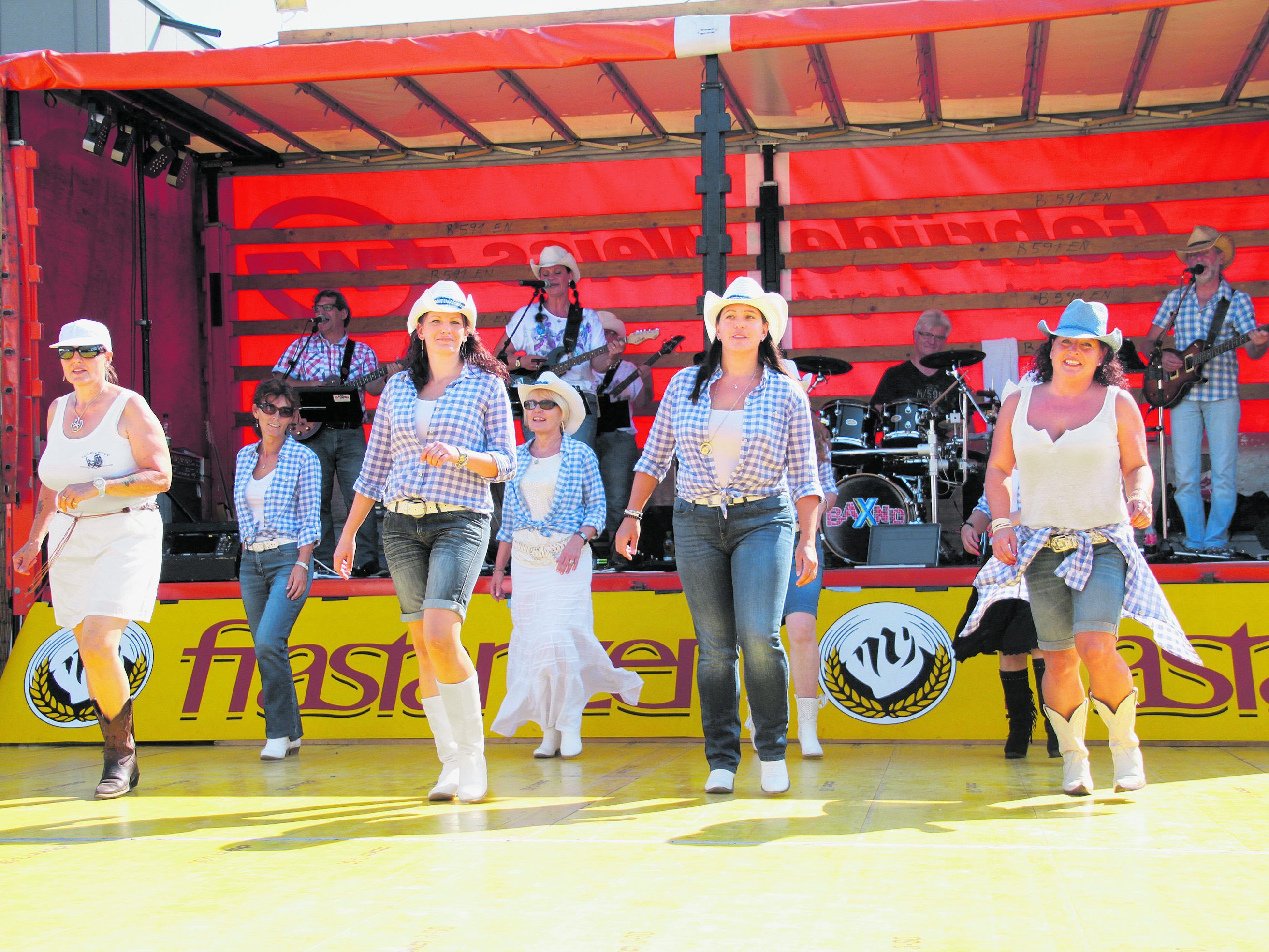 Das Country Open Air in Meiningen lädt am Sportplatz zu Line Dance und mehr ein.