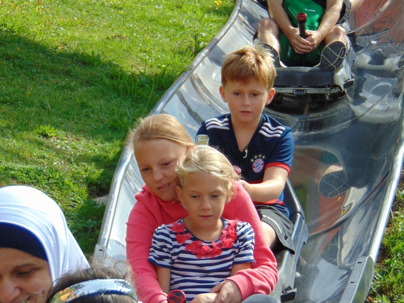 Auf der Sommerrodelbahn hatten die Kids sichtlich Spaß. Auf der Sommerrodelbahn hatten die Kids sichtlich Spaß.