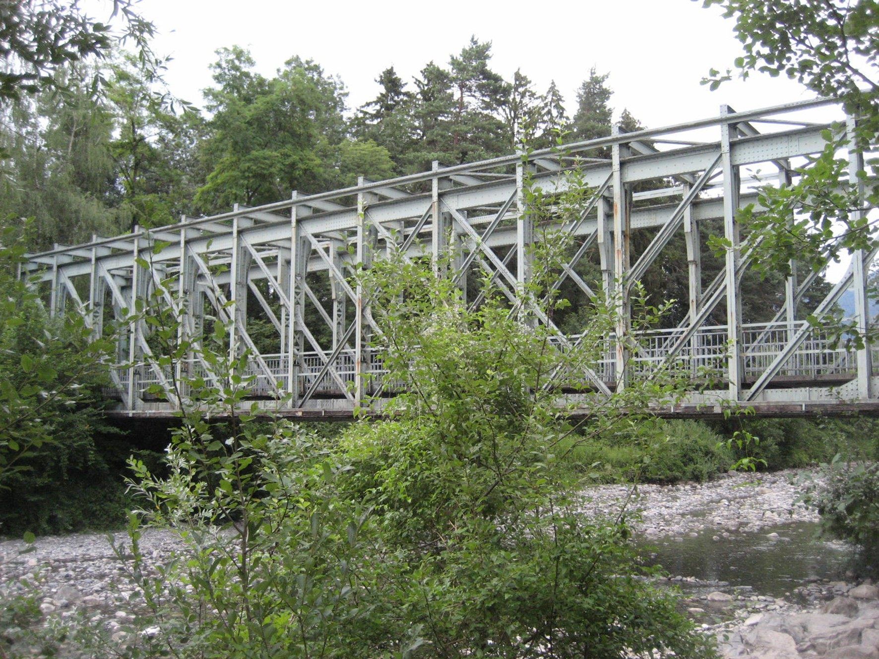 Eisenbahnbrücke zwischen Sulz und Rankweil. Eisenbahnbrücke zwischen Sulz und Rankweil.