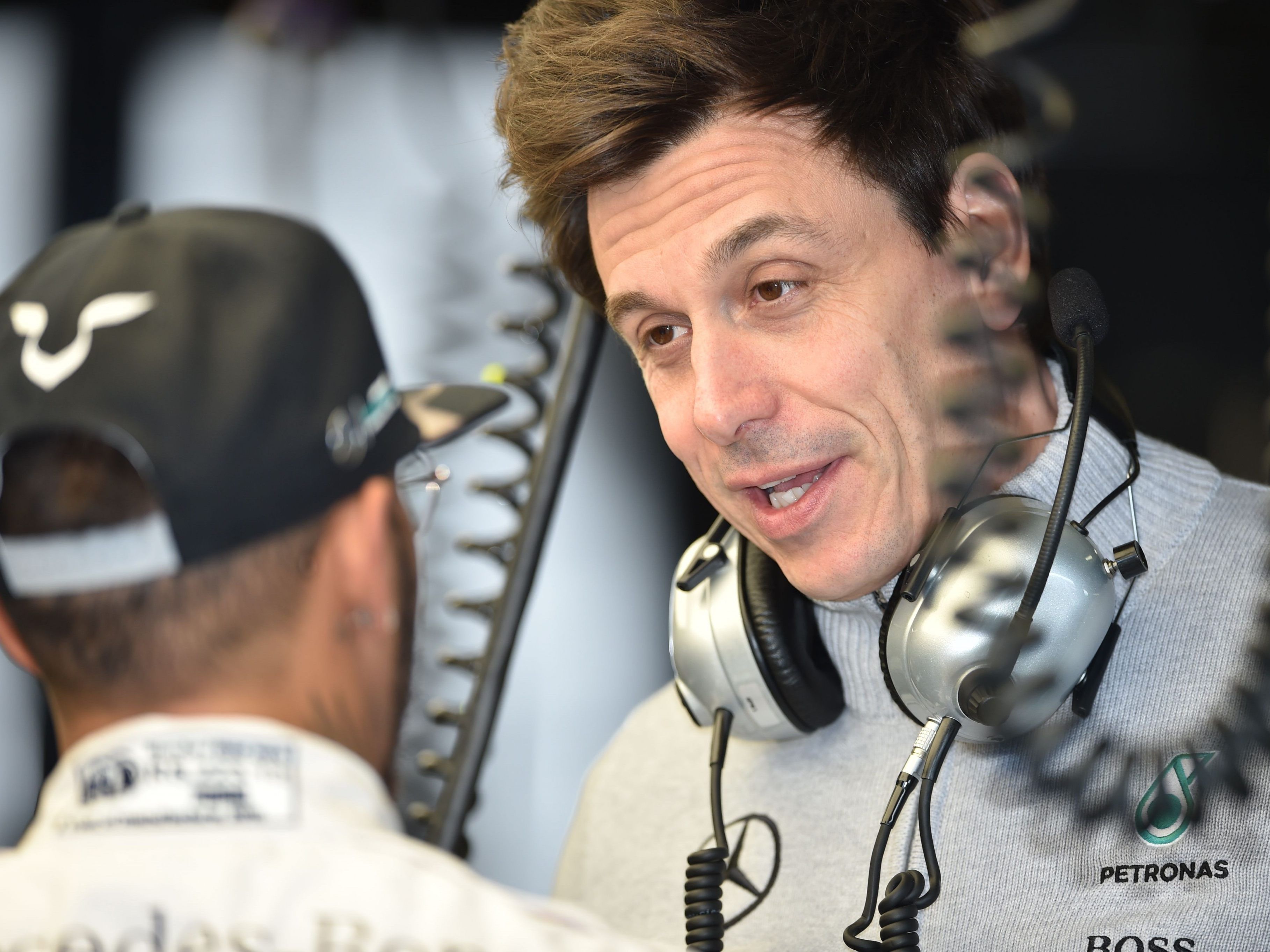 Mercedes Teamchef Toto Wolff und Fahrer Lewis Hamilton kennen Niki Lauda seit Jahren.