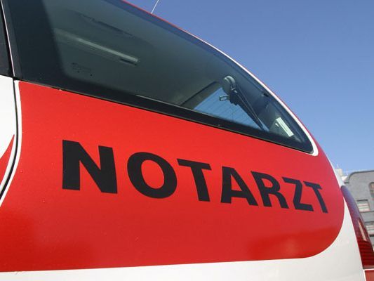 Die Frau erlag an der Unfallstelle ihren schweren Verletzungen.