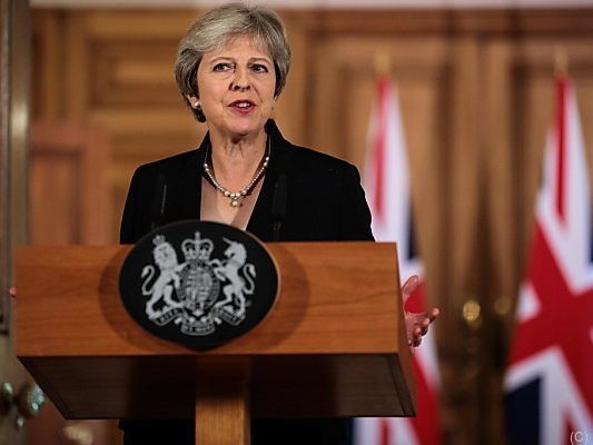 May will sich die Rückendeckung der Bevölkerung sichern
