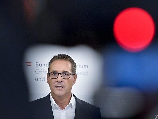 Strache stärkt Kickl via Facebook den Rücken