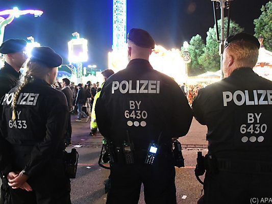Polizeieinsatz beim Münchner Oktoberfest Polizeieinsatz beim Münchner Oktoberfest