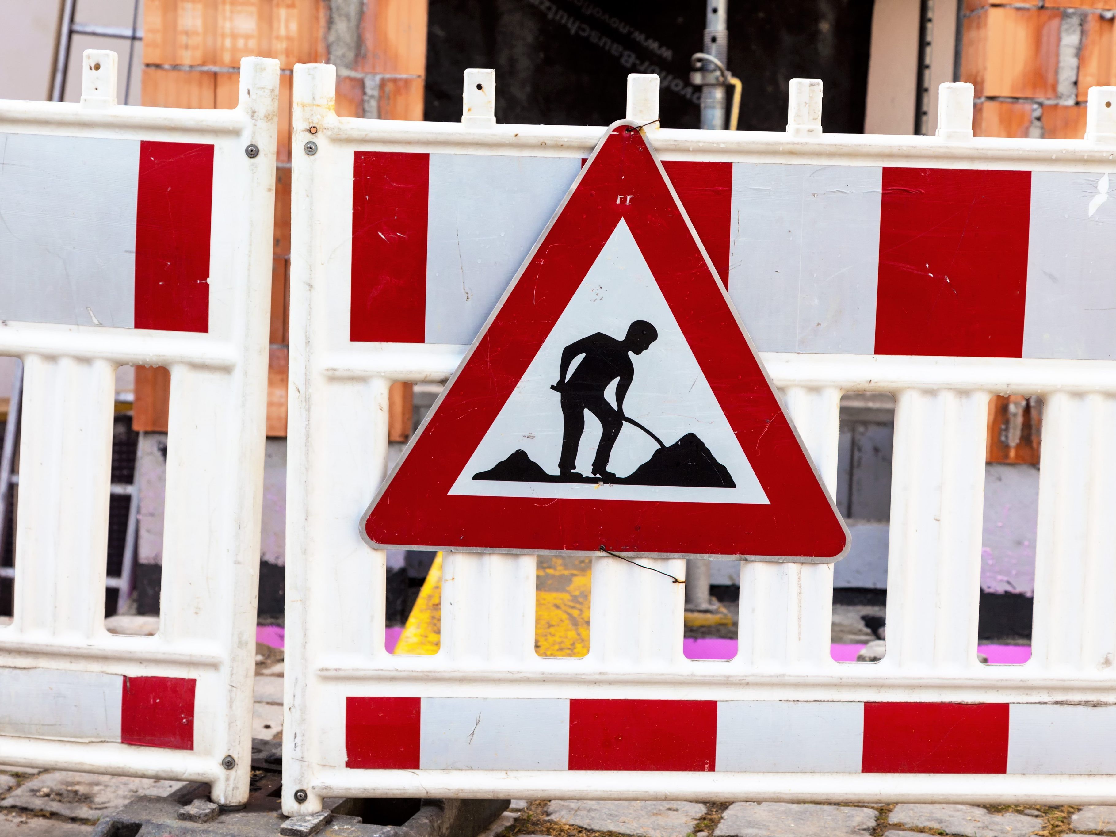 Der Rustensteg wird während der Bauarbeiten gesperrt. Der Rustensteg wird während der Bauarbeiten gesperrt.
