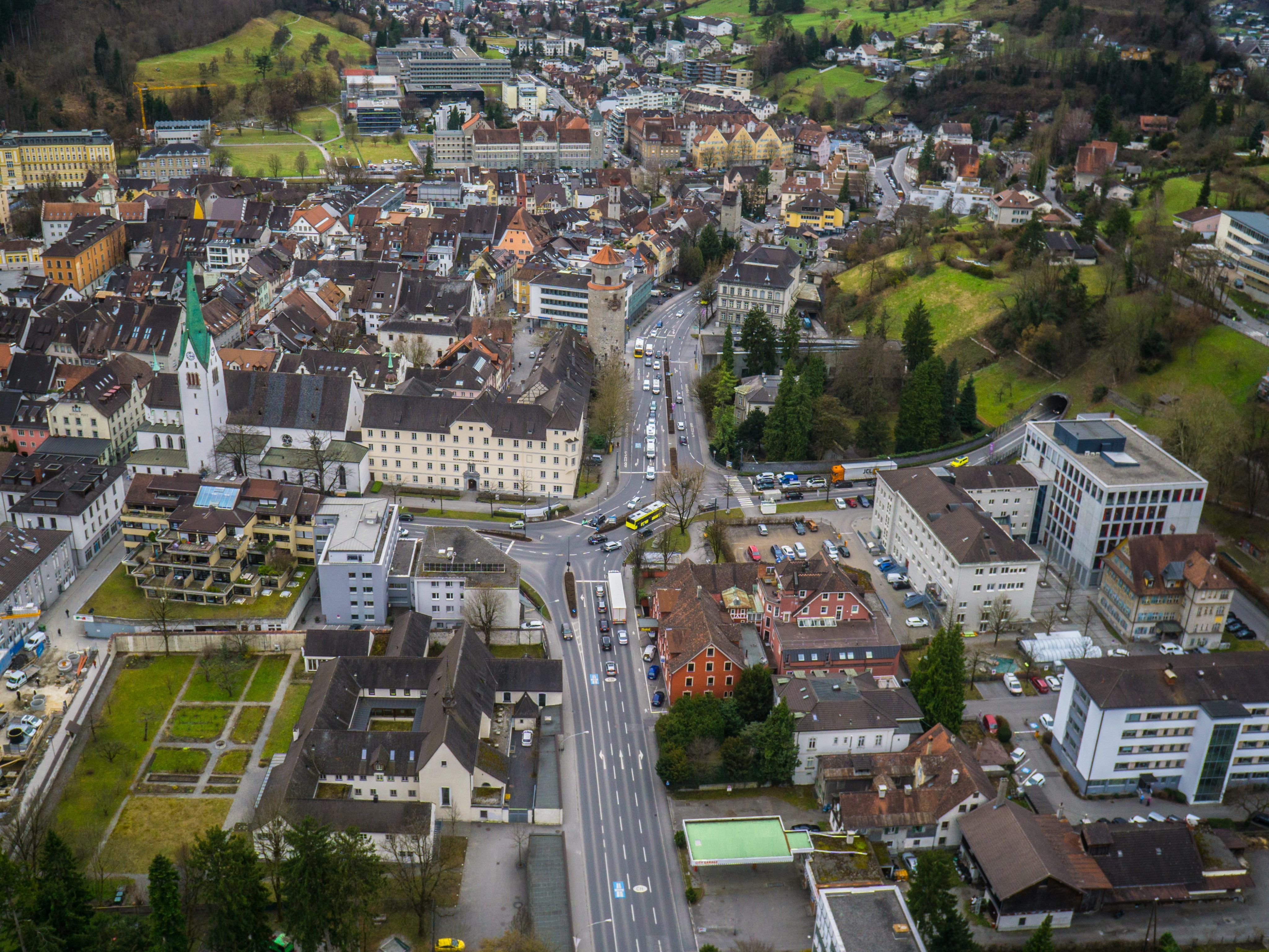 Der Motorradfahrer zog sich beim Unfall schwere Verletzungen zu.