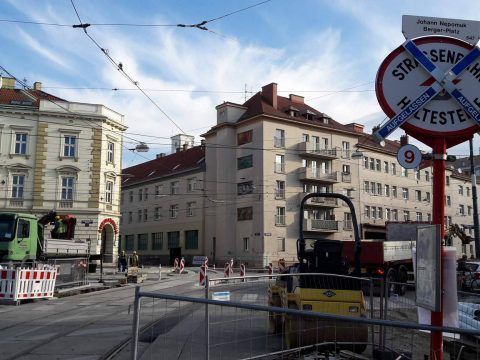 Nach zweijährigen Bauarbeiten ist die Umgestaltung des Johann-Nepumuk-Berger-Platzes in Wien-Ottakring nun abgeschlossen.