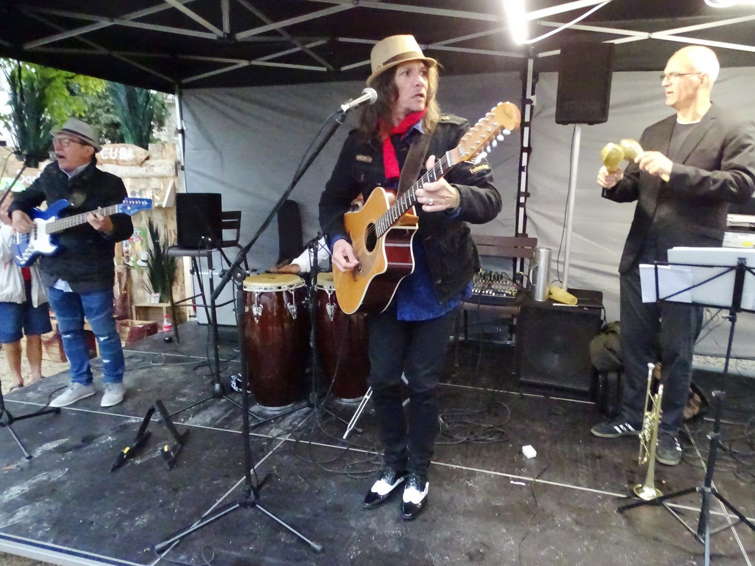 Die „Azucar Cubana Band“ präsentierte karibisches Entertainment der Extraklasse. Die „Azucar Cubana Band“ präsentierte karibisches Entertainment der Extraklasse.