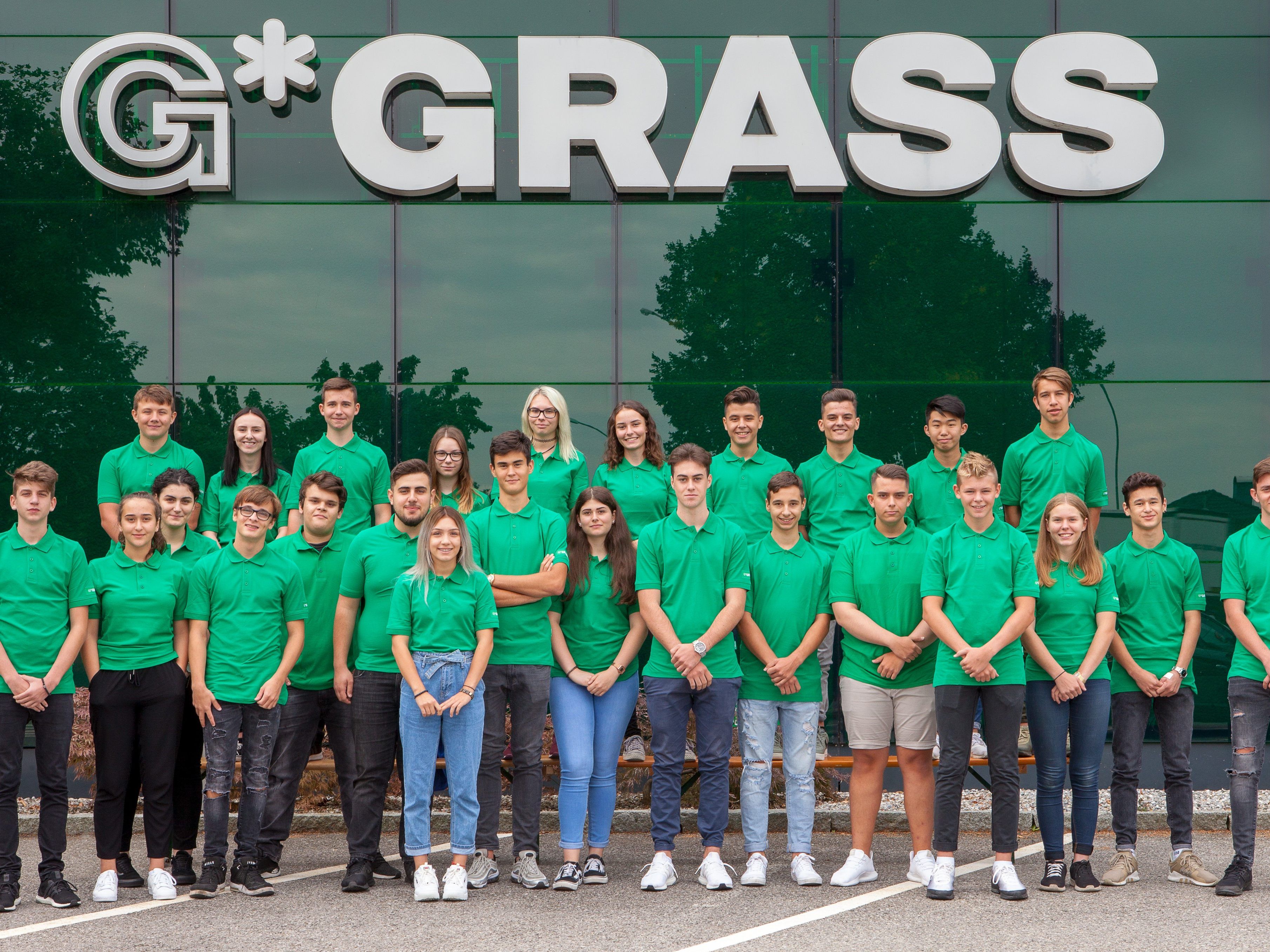 11 Mädchen und 15 Burschen haben Anfang der Woche mit einer Lehre bei GRASS ihre berufliche Laufbahn begonnen. 11 Mädchen und 15 Burschen haben Anfang der Woche mit einer Lehre bei GRASS ihre berufliche Laufbahn begonnen.