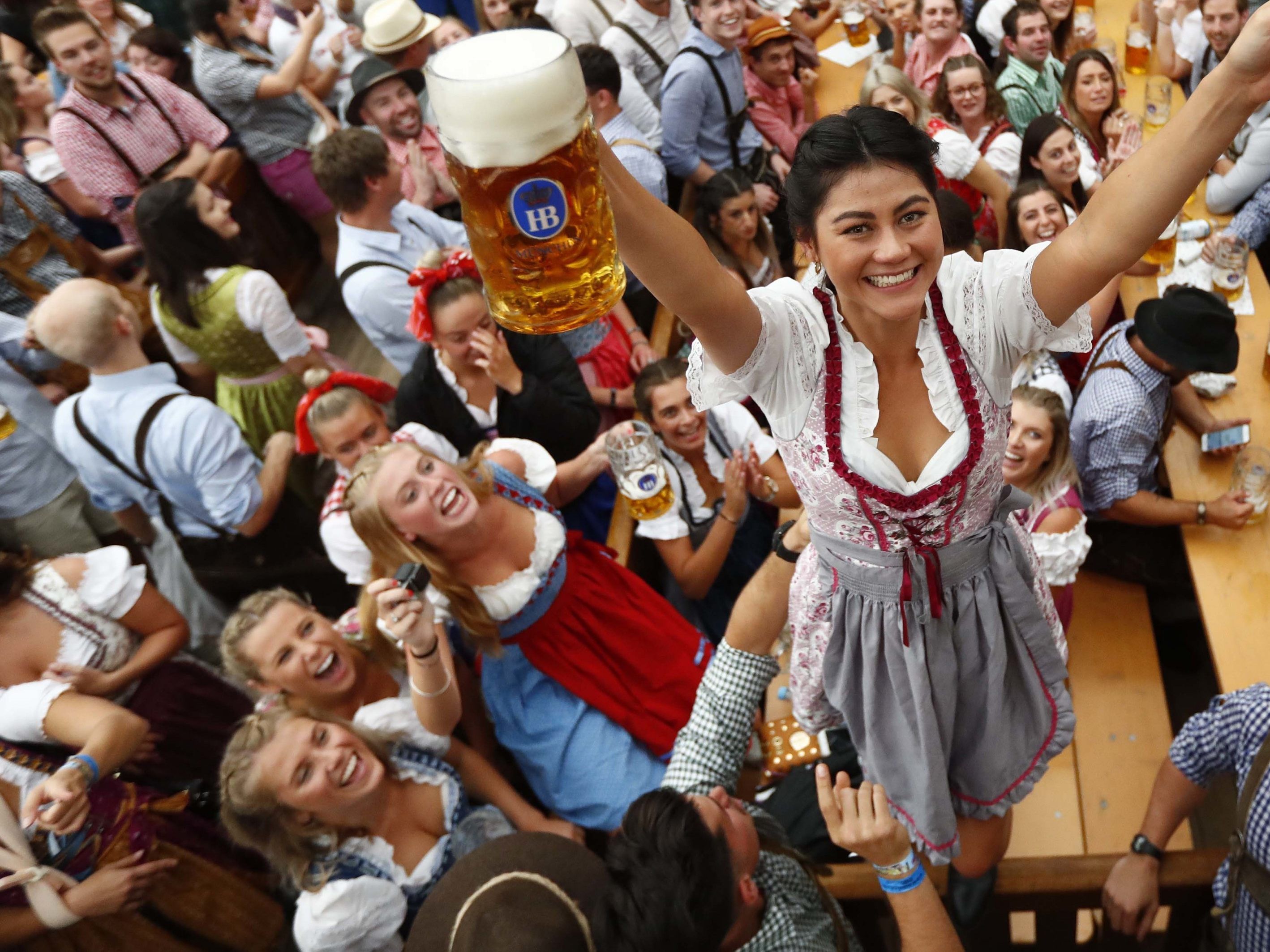 Das Münchner Oktoberfest ist eröffnet. Das Münchner Oktoberfest ist eröffnet.