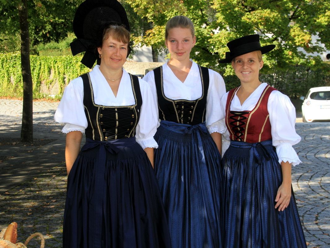 Trachtenträgerinnen