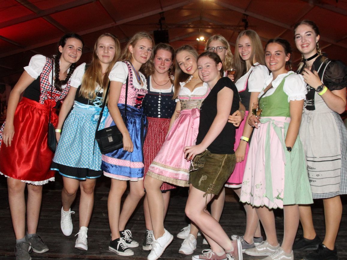 Tolle Stimmung bei der Trachtenparty