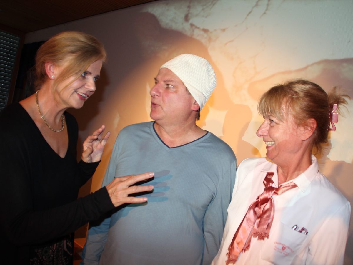 Regisseurin Renate Bauer mit Martin Sommerlechner und Christine Aichberger.