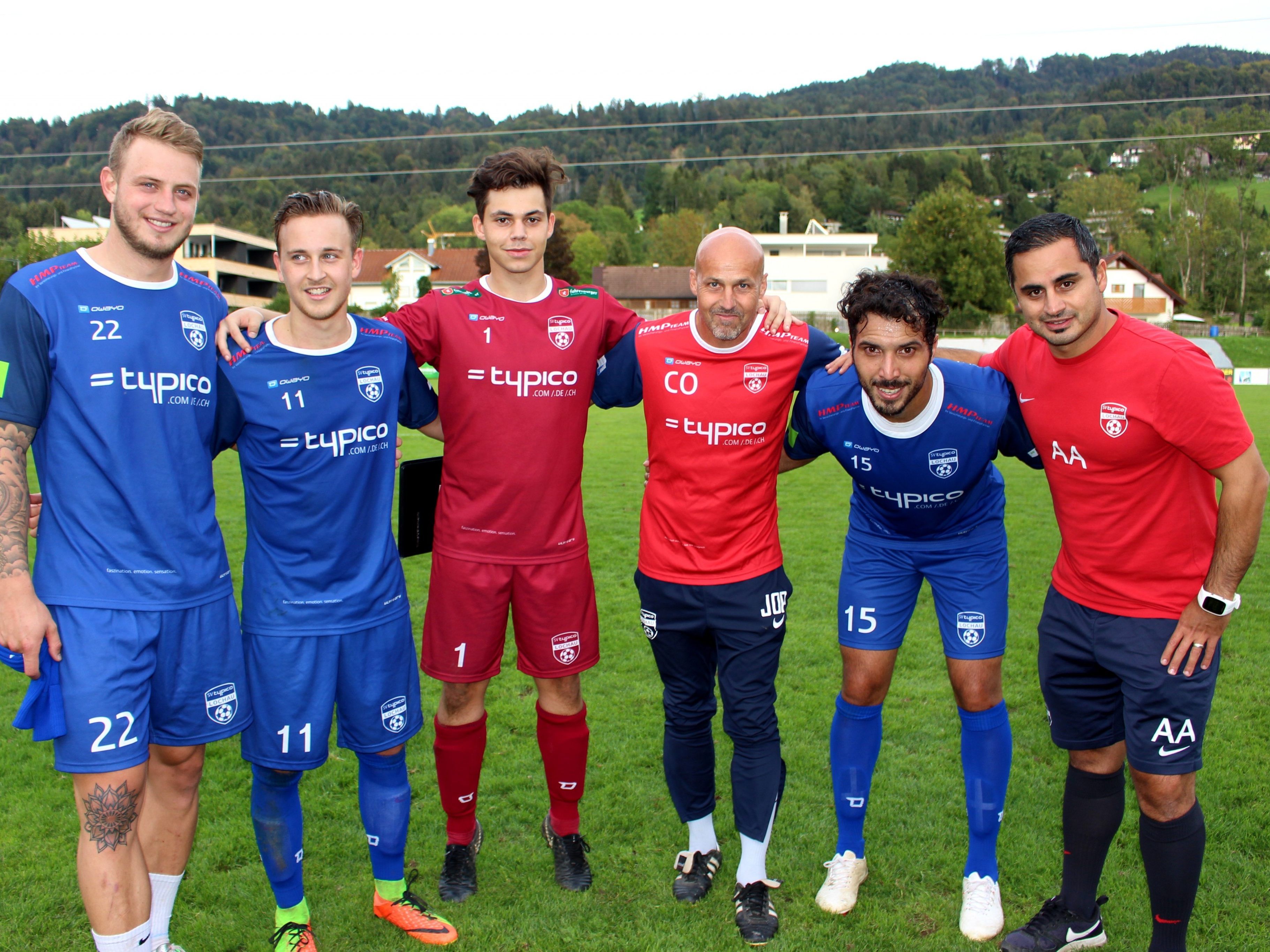Die Torschützen Julian Rupp und Kevin Prantl, Tormann Sandro Eichhübl, Trainer Jan Ove Pedersen, Neuerwerbung Murat Coskun und Co-Trainer Aydin Akdeniz. Die Torschützen Julian Rupp und Kevin Prantl, Tormann Sandro Eichhübl, Trainer Jan Ove Pedersen, Neuerwerbung Murat Coskun und Co-Trainer Aydin Akdeniz.