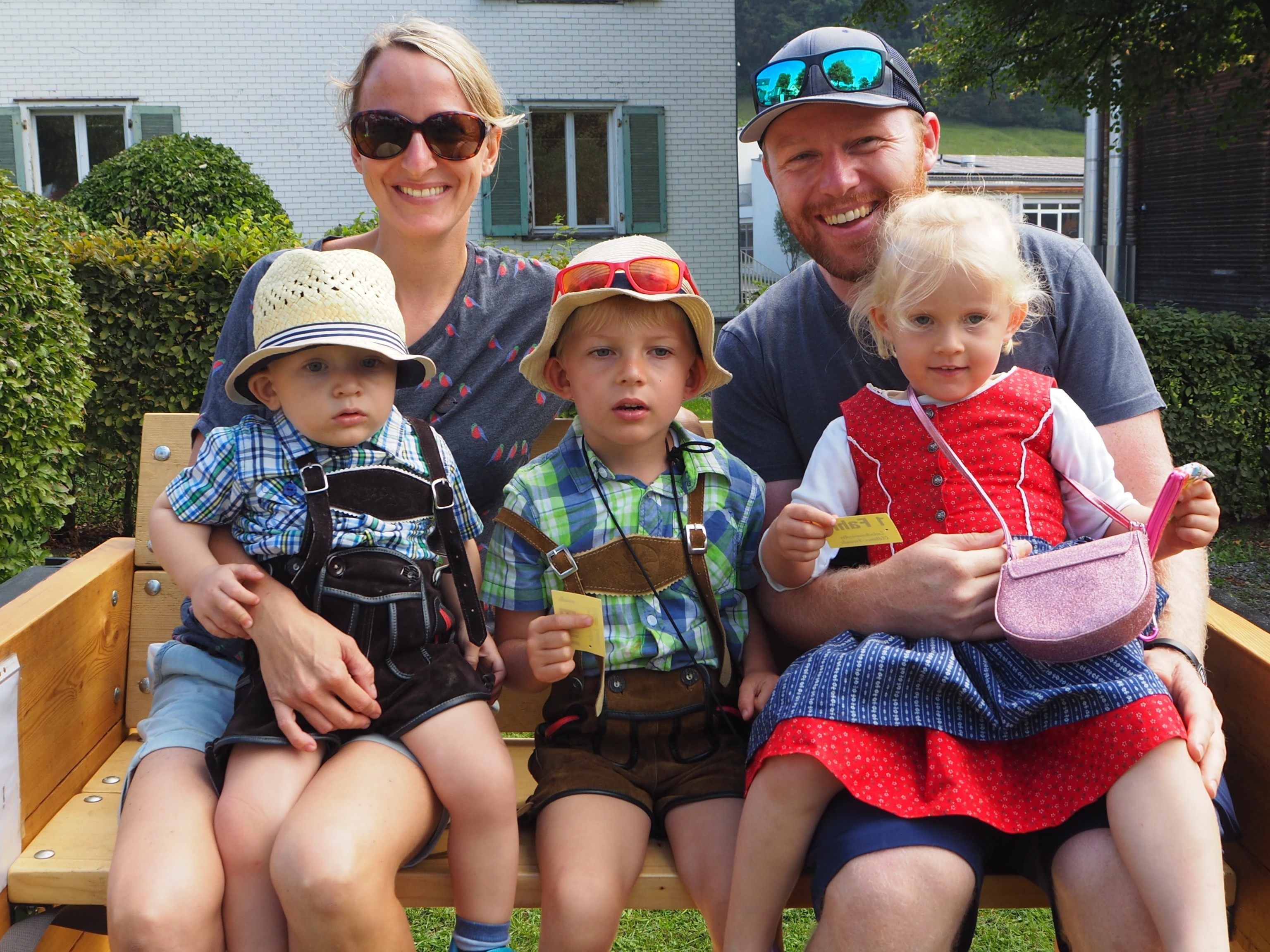 Karin und Markus mit ihren Kindern David, Jakob und Paula genossen den Sonntag Karin und Markus mit ihren Kindern David, Jakob und Paula genossen den Sonntag
