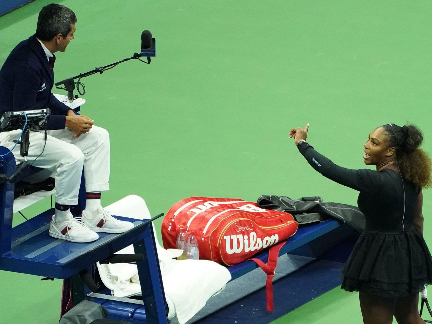 Serena Williams lieferte sich heftige Diskussionen mit Schiedsrichter Carlos Ramos.