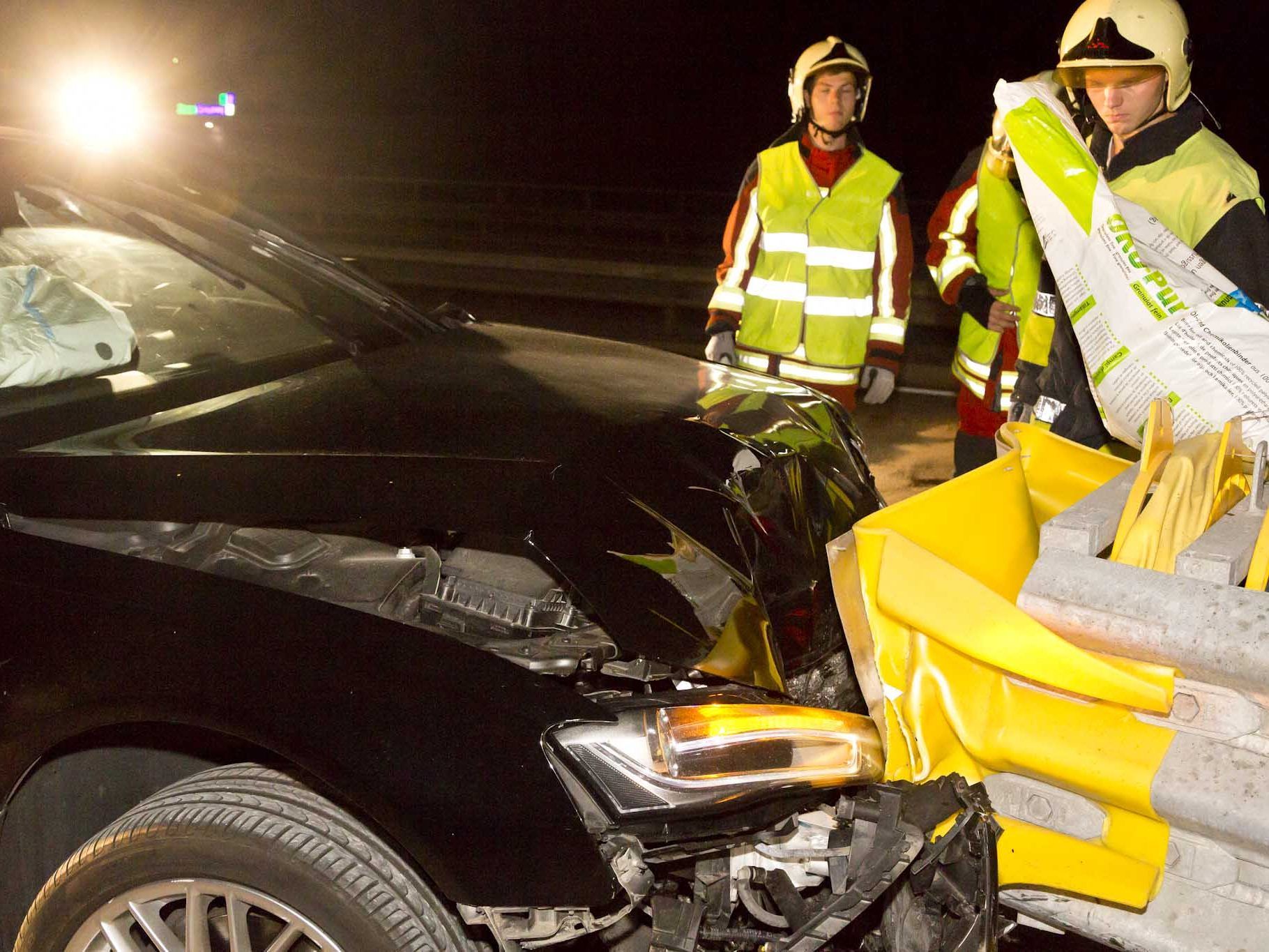 40-Jährige bei Unfall verletzt. 40-Jährige bei Unfall verletzt.