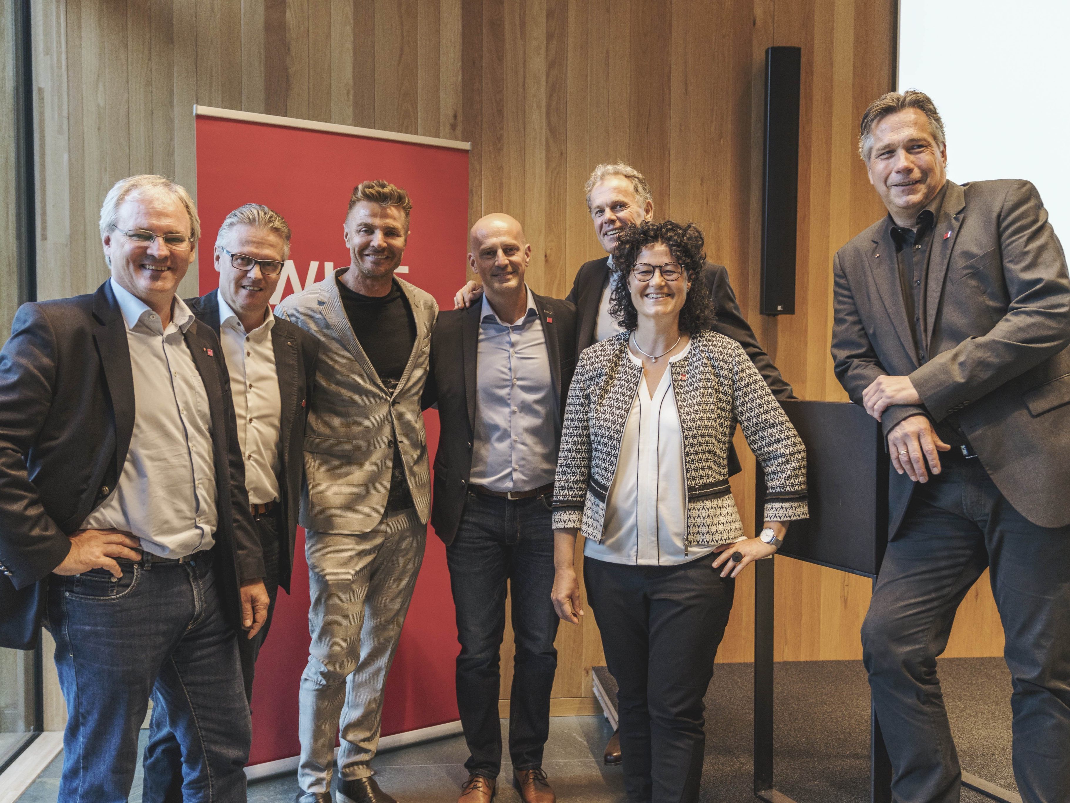 Harald Sonderegger, Reinhard Wachter (WIGE-Vorstand), Leo Hillinger, Christian Zver (WIGE-Geschäftsführer), Harry Rudigier (WIGE-Obmann), Michaela Berthold (WIGE-Vorstand) und Mag. Christof van Dellen (WIGE-Obmann).