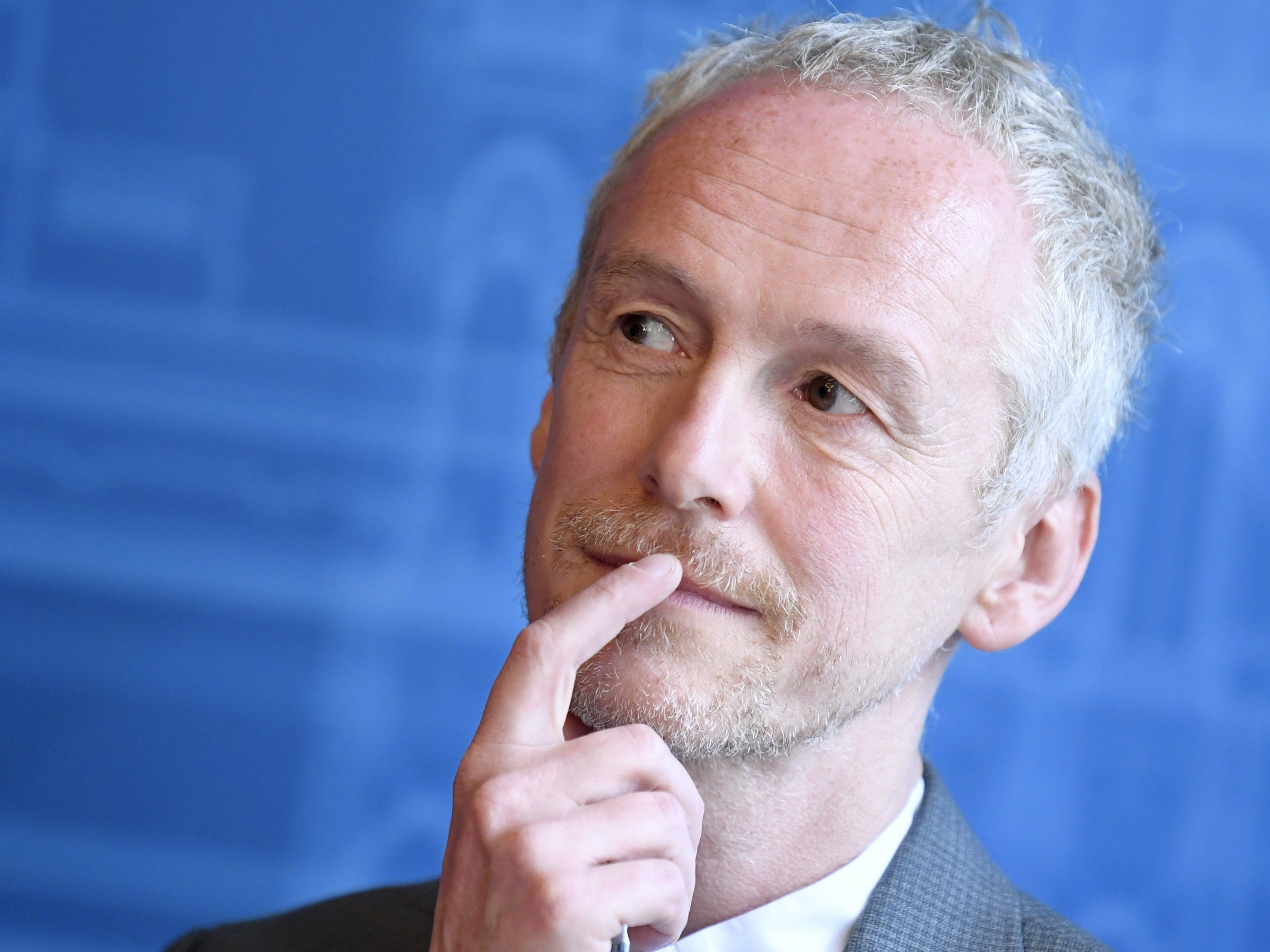Auch Christophe Slagmuylder steht als Kandidat zur Verfügung. Auch Christophe Slagmuylder steht als Kandidat zur Verfügung.